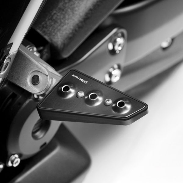 Repose-pieds passager RACE – De Pretto Moto pour TMAX